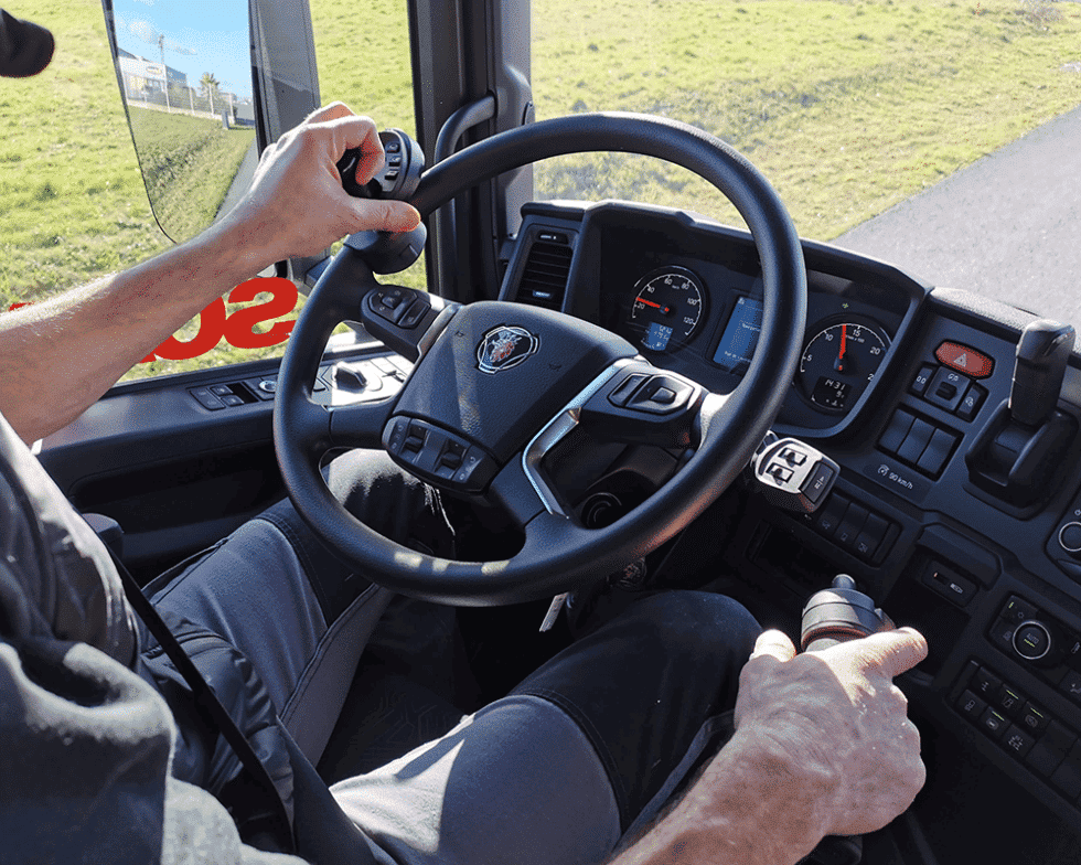 Adaptation De Commandes Au Volant Sur Scania Serie R Ii Sojadis