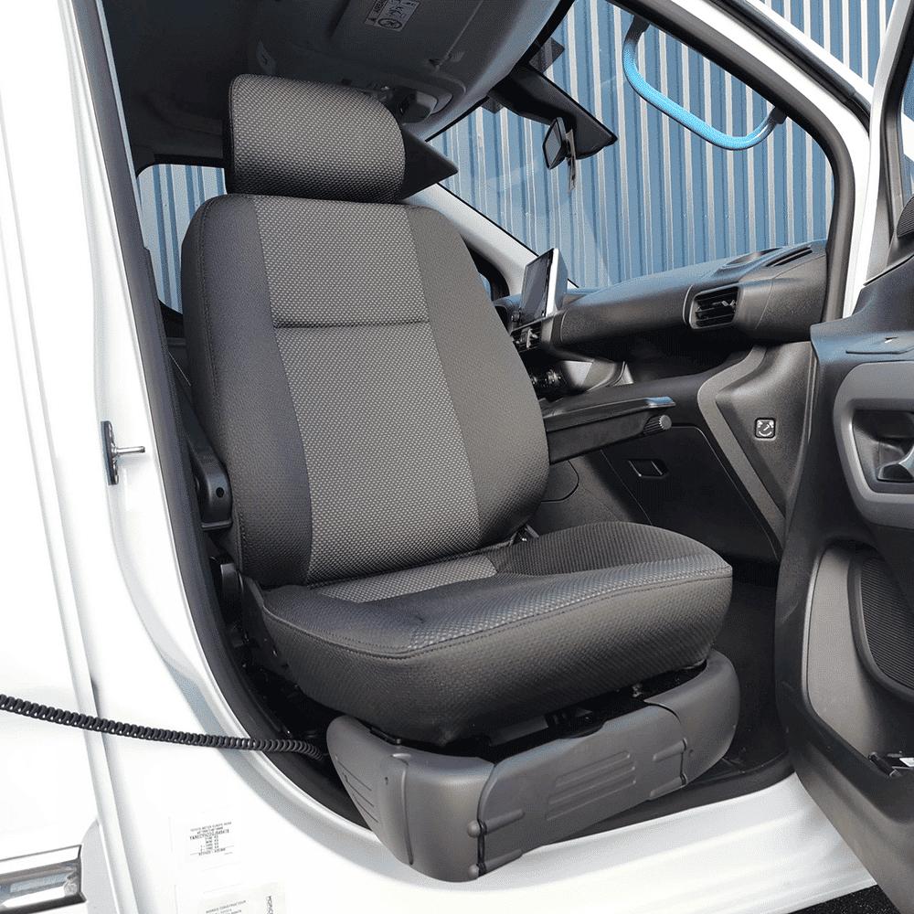 Les avantages des sièges auto pivotants - Mycarsit  Le blog du spécialiste  du siège auto Made in France